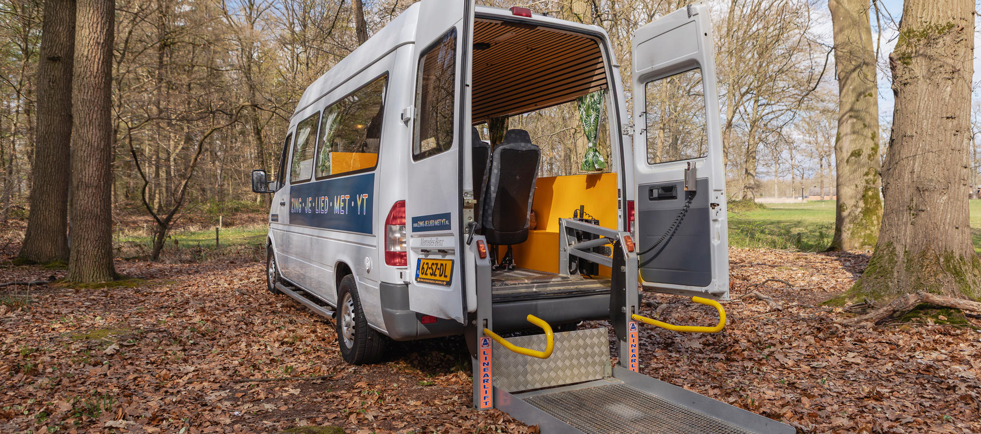 Busje met rolstoellift